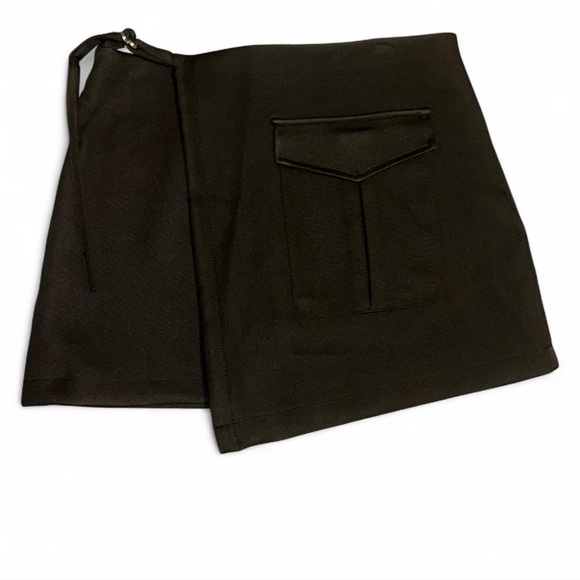 Vici Dresses & Skirts - Vici Cargo Wrap Mini Skort - Size Medium - EUC